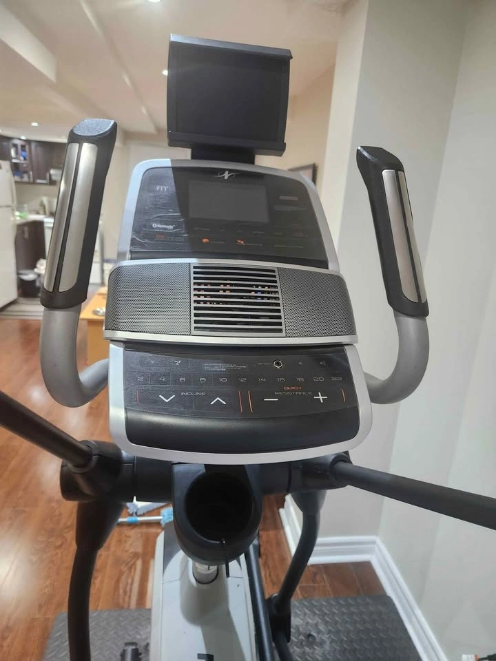 NordicTrack E9.5i Elliptical Trainer - photo 5