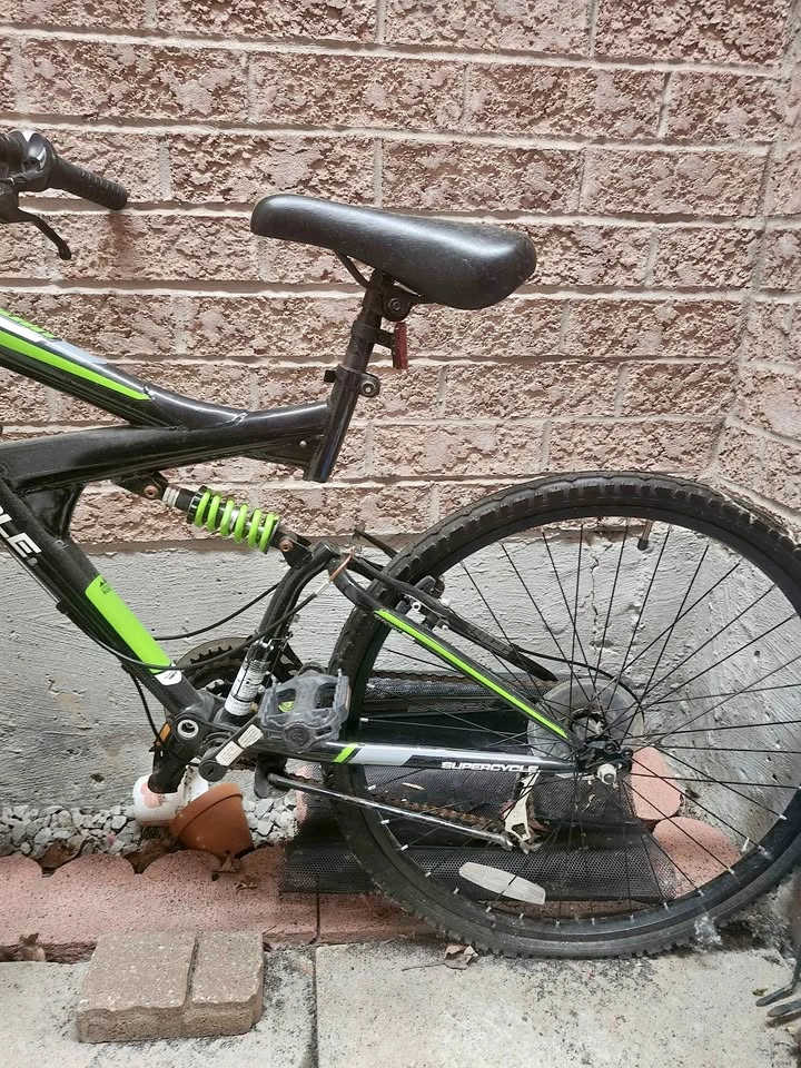 Bike/cycle