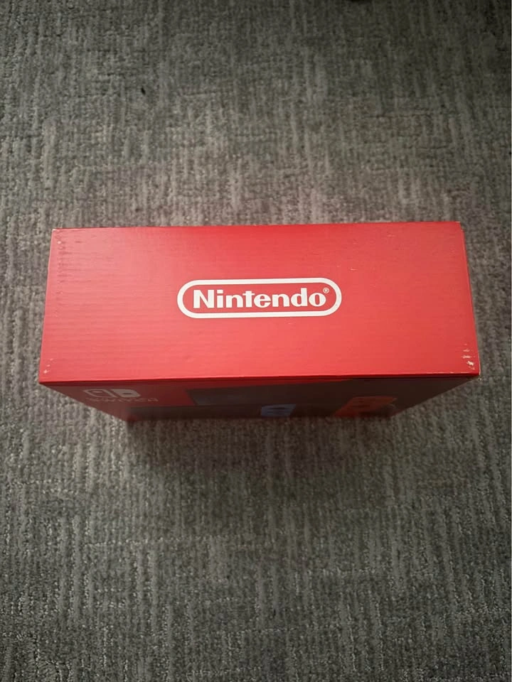 Nintendo Switch V2 - photo 3
