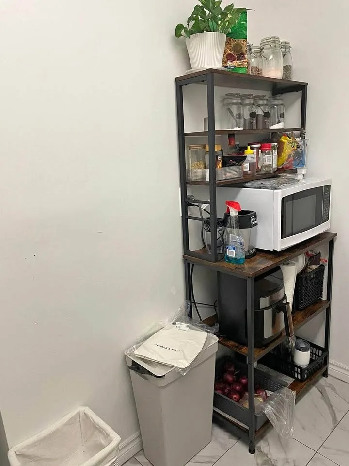Kitchen storage unit