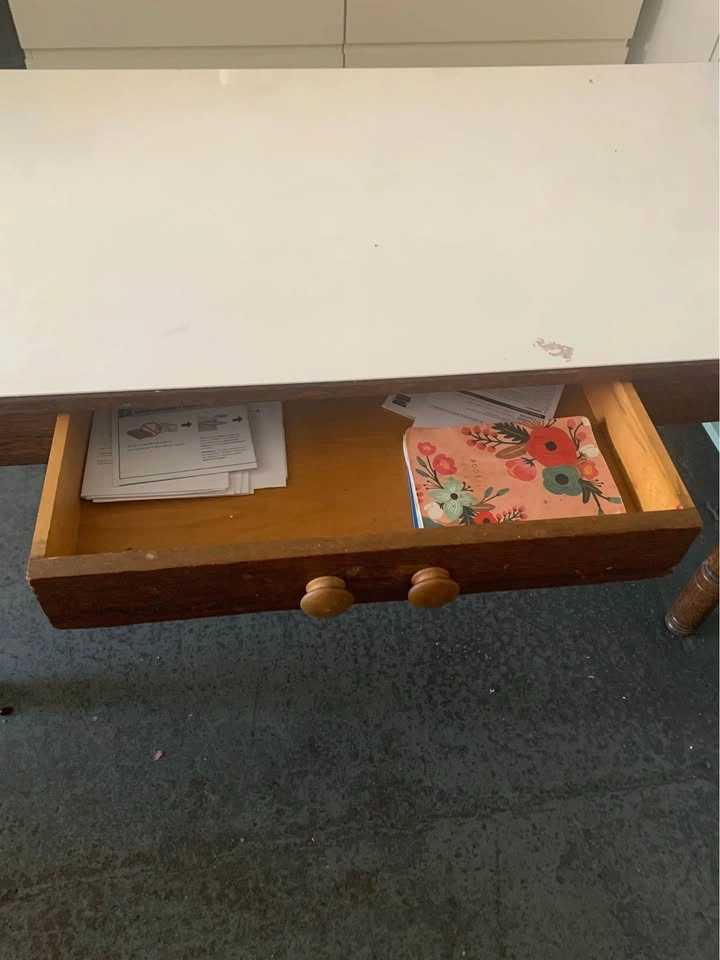 Large and sturdy table - photo 3
