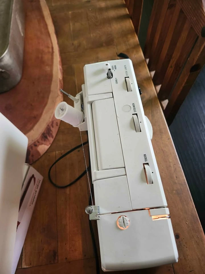 EURO-PRO X PRO 150 Sewing Machine - photo 2