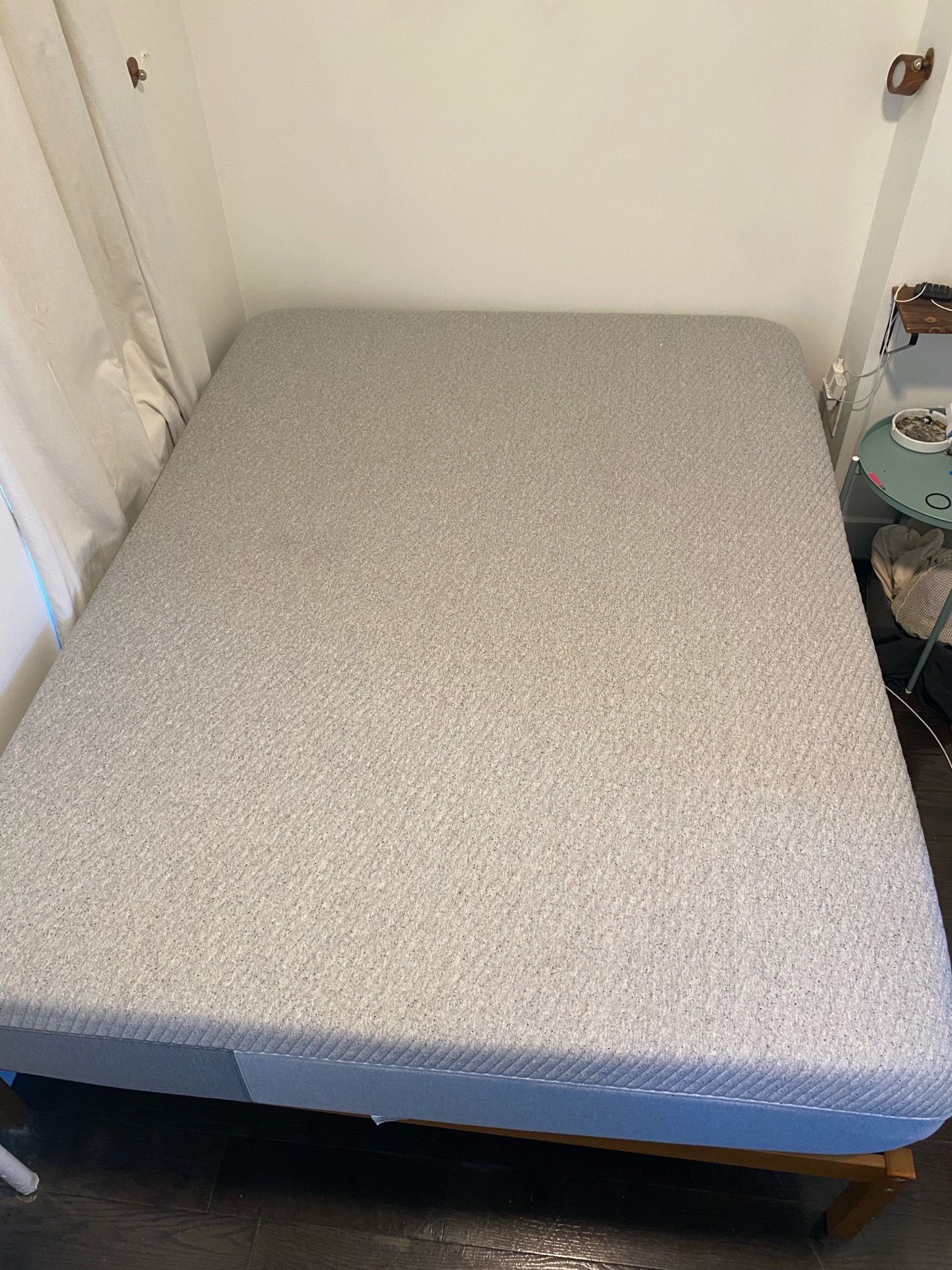 Casper cooling Queen bed and bed frame