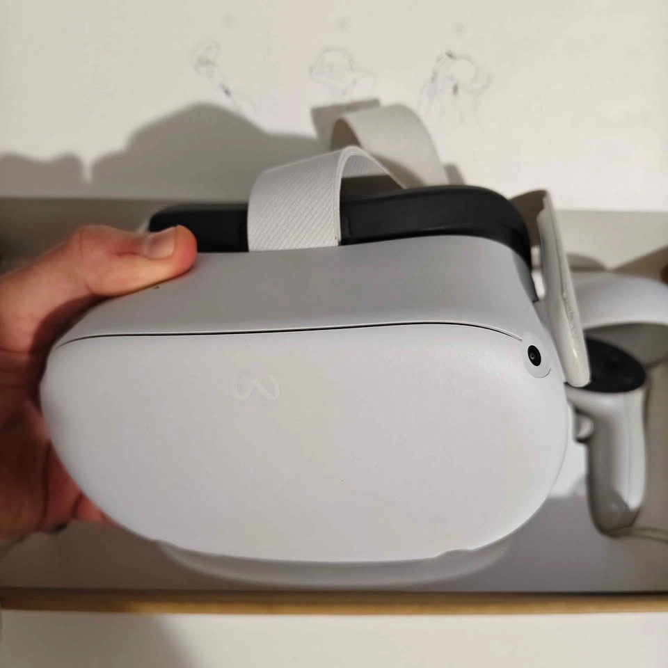 Oculus Meta Quest 2 128Gb VR Headset — Mint Condition! - photo 5