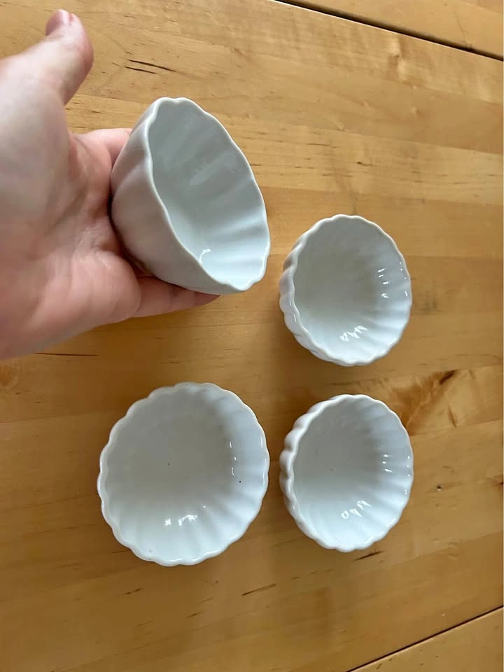 Set of 4 Pier1 White Scalloped 2” Ceramic Bowls