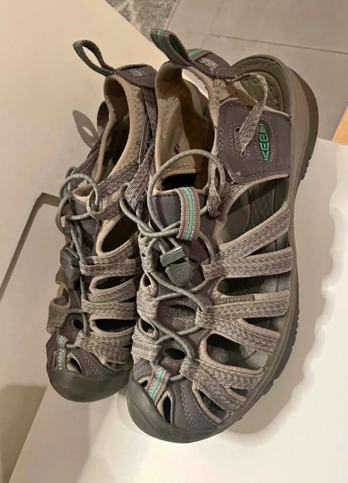 Keen Whisper Women's Sandals Size 9