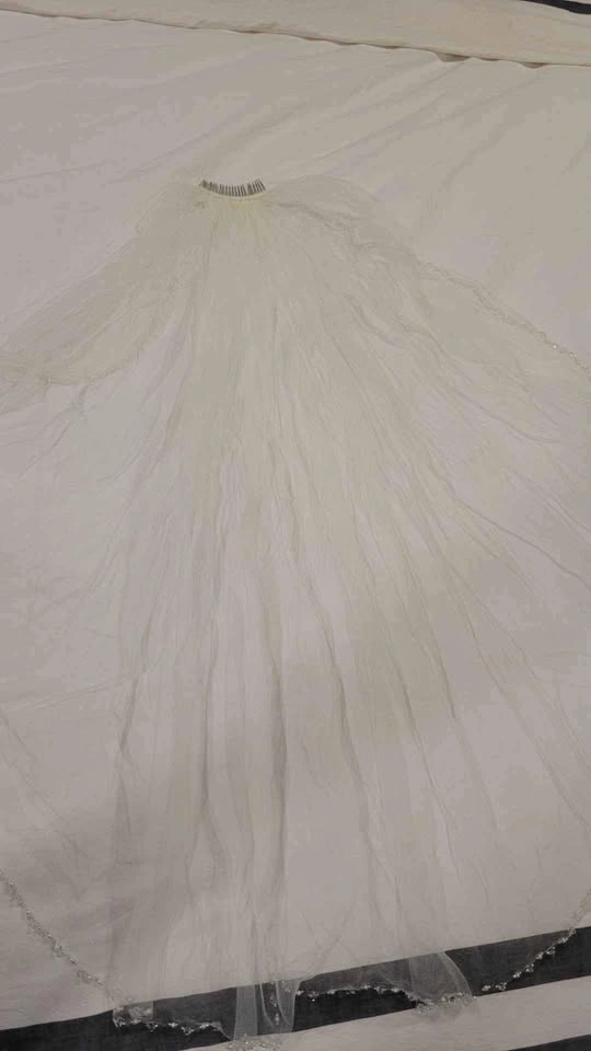 Elbow length crystal/pearl veil - photo 2