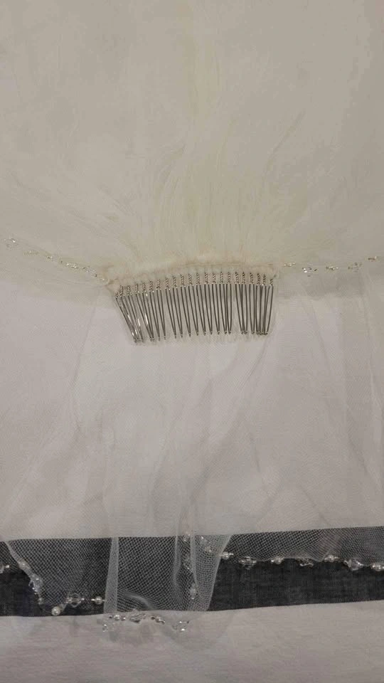 Elbow length crystal/pearl veil - photo 3