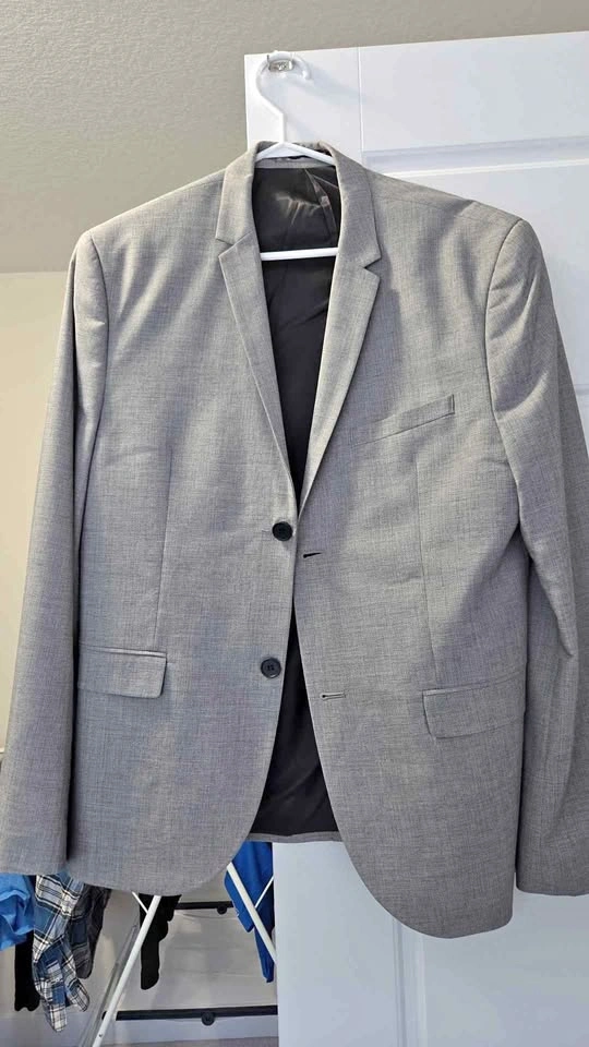 Gray H&M suit jacket size 40 skinny
