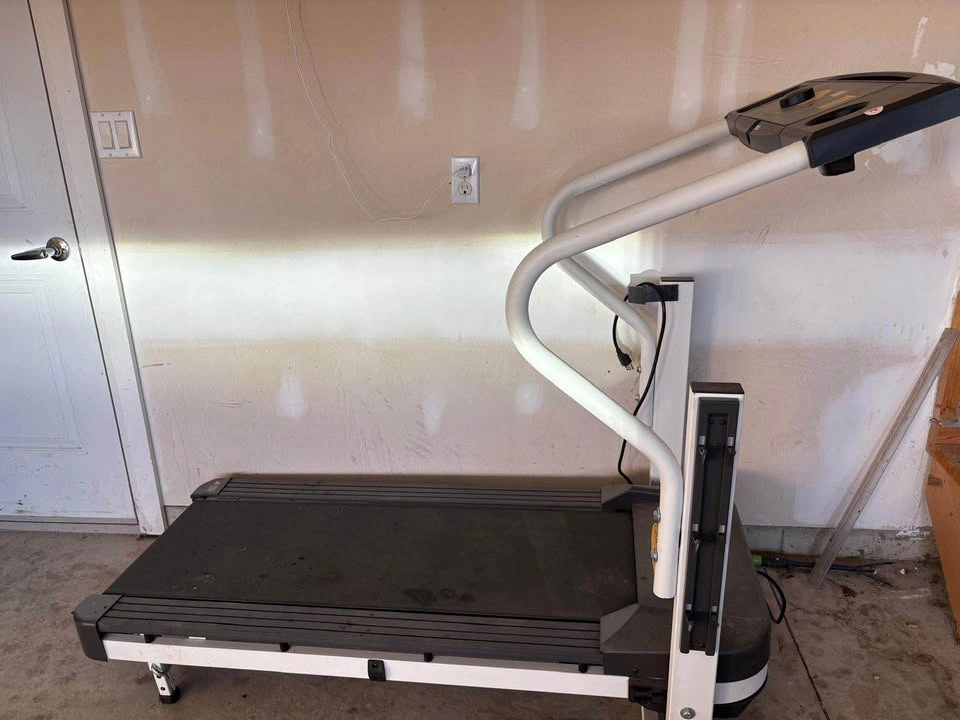 Weslo Cadence EX14 Treadmill - photo 2