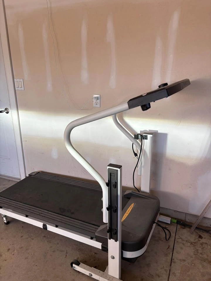 Weslo Cadence EX14 Treadmill - photo 3