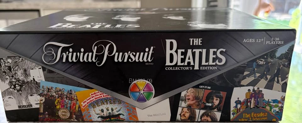 THE BEATLES Trivial Pursuit board game - photo 2