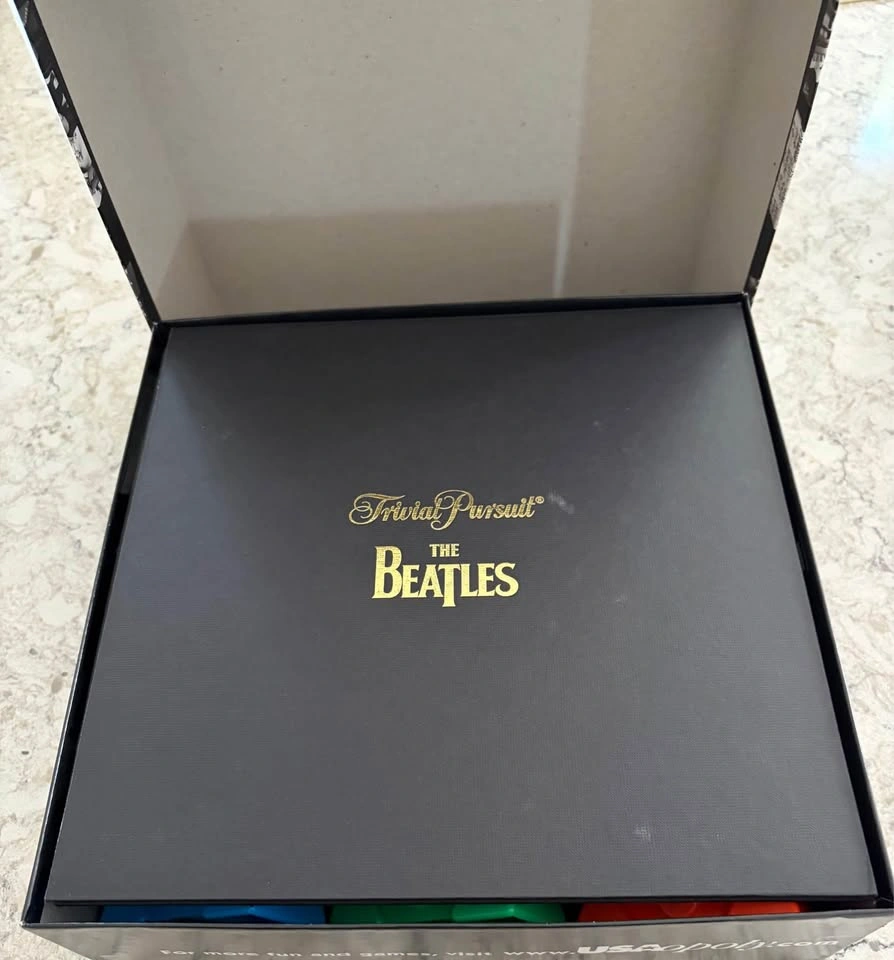 THE BEATLES Trivial Pursuit board game - photo 3
