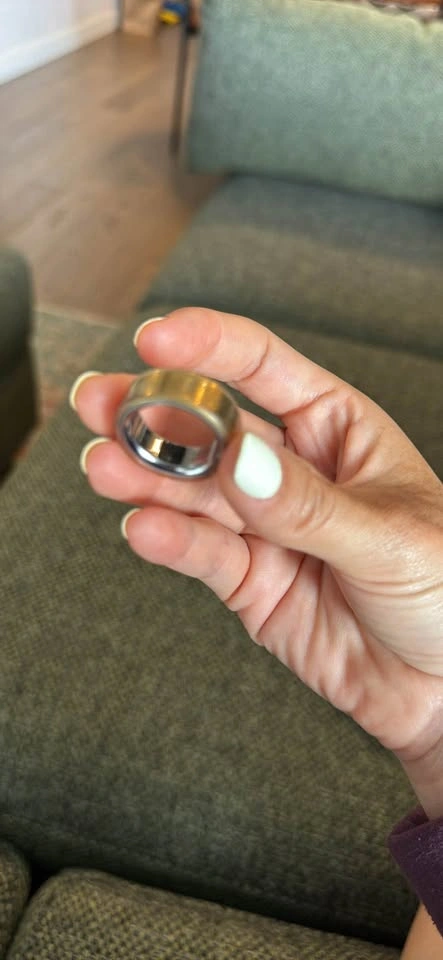 Oura Ring 4 – Like New Size 7 - photo 3