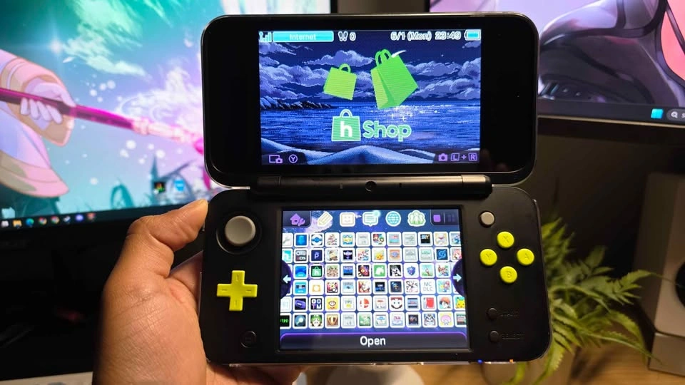 New Nintendo 2DS XL Lime Green 128GB Bundle - photo 5