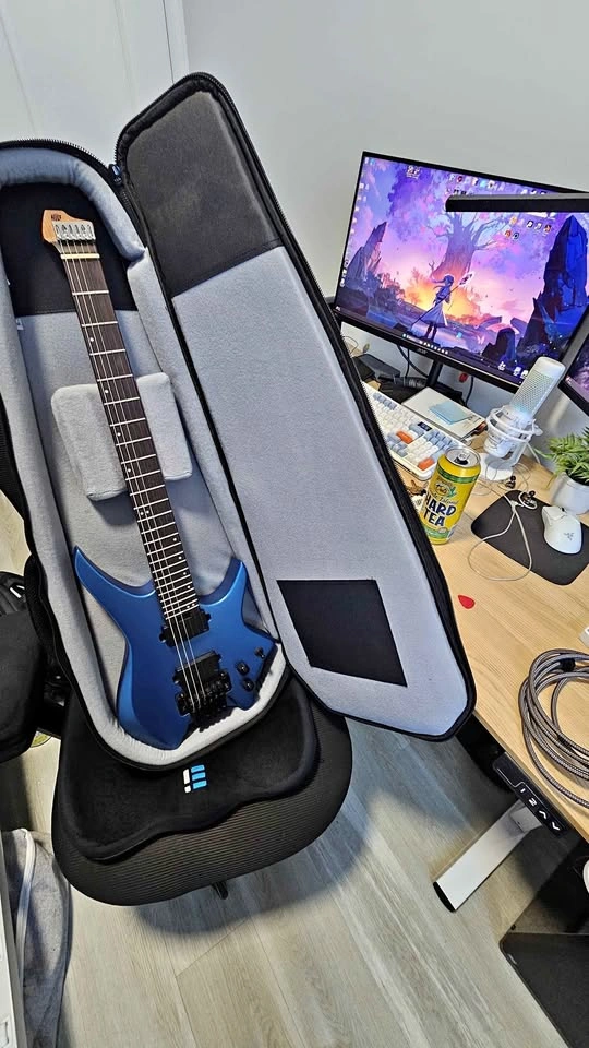 Hils NEXT HN5 Blue Headless 6 string guitar with gigbag and tool