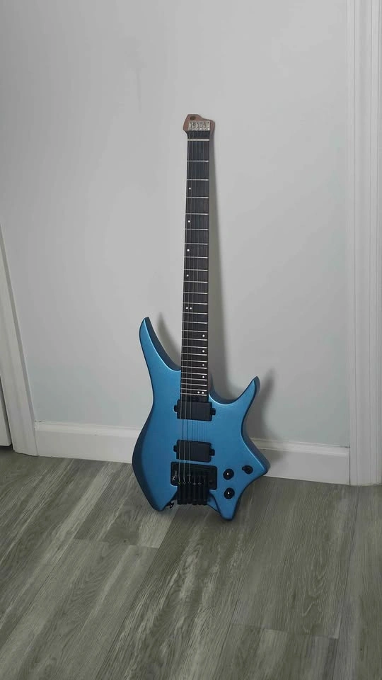 Hils NEXT HN5 Blue Headless 6 string guitar with gigbag and tool - photo 2