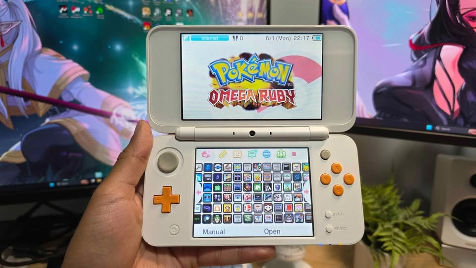 New Nintendo 2DS XL White/Orange 128GB with games - photo 2