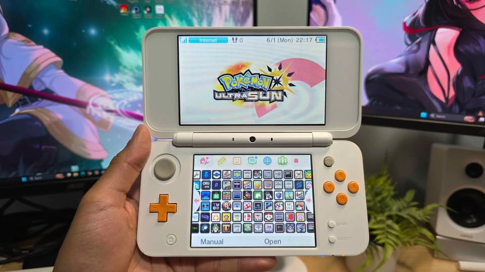 New Nintendo 2DS XL White/Orange 128GB with games - photo 3