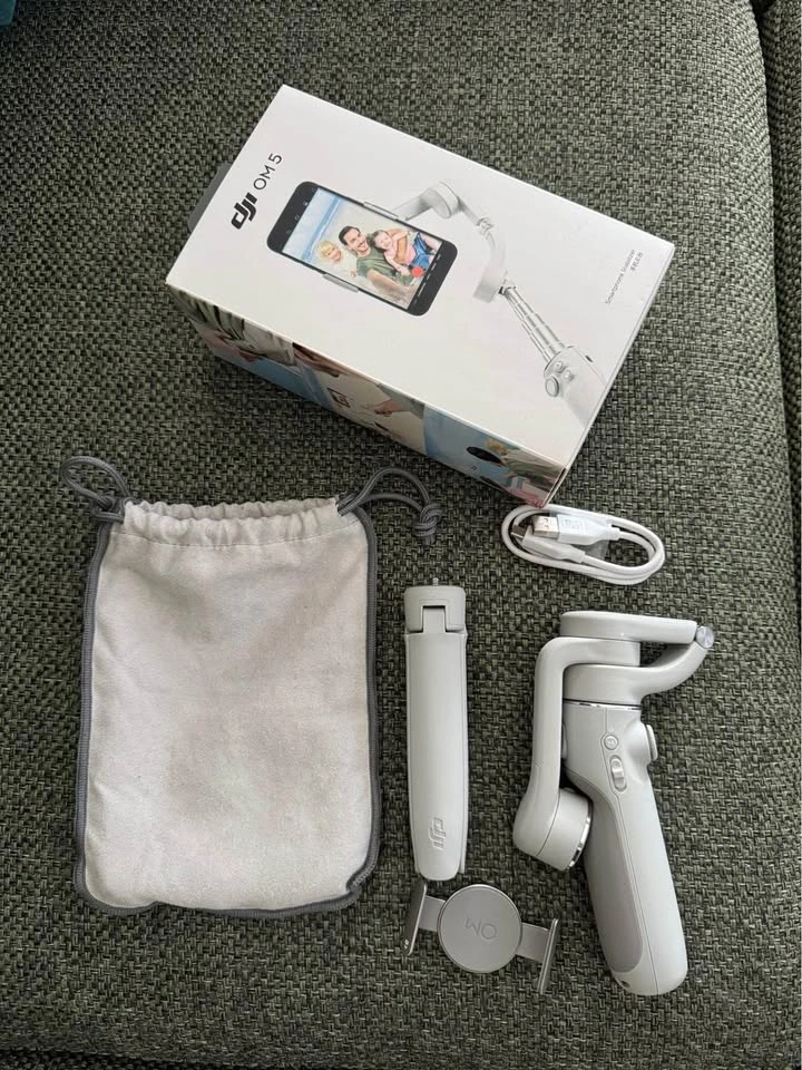 DJI OM 5 Smartphone Gimbal Stabilizer – Like New! - photo 2