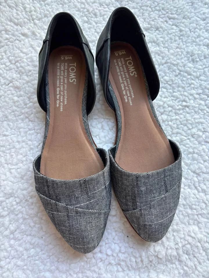 NEW TOMS Jutti D'Orsay flats in black leather & gray chambray (6