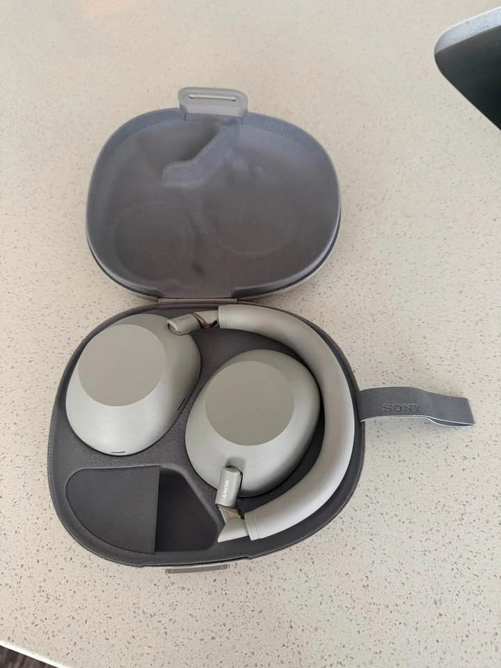 SONY WH-1000 XM6