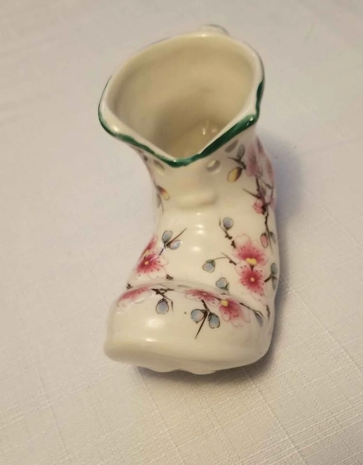 Vintage England Chinese Rose Ceramic Boot - photo 2