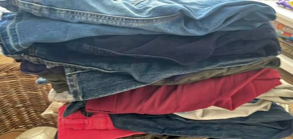 26 woman’s pants / jeans, mostly size 2-4