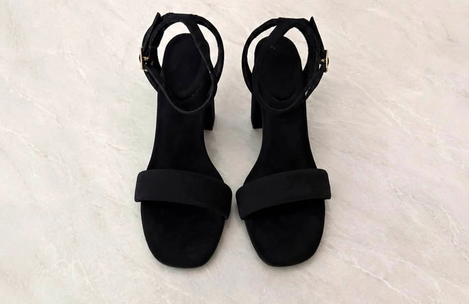 Ardene black block heel sandals - Size 6