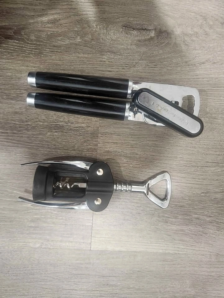 KitchenAid Can Opener and Wing Corkscrew Set