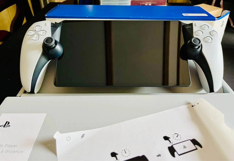 Sony PlayStation Portal for PS5 - Like New - photo 2