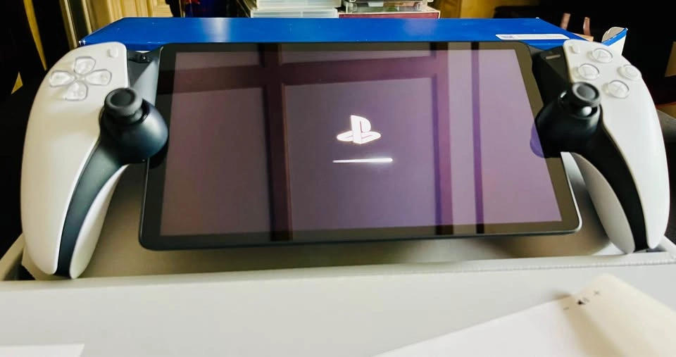 Sony PlayStation Portal for PS5 - Like New - photo 5