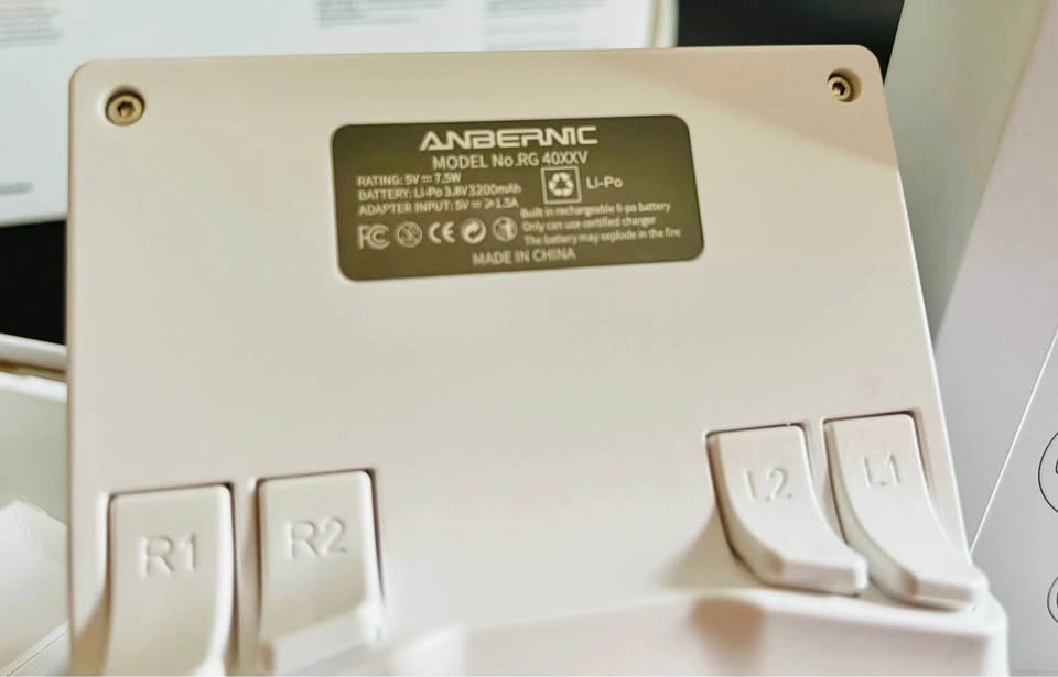 Anbernic RG40XXV - White - Near Mint - photo 3