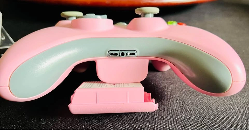 XBOX 360 Pink Controller with Rechargeable Battery - OEM - photo 4