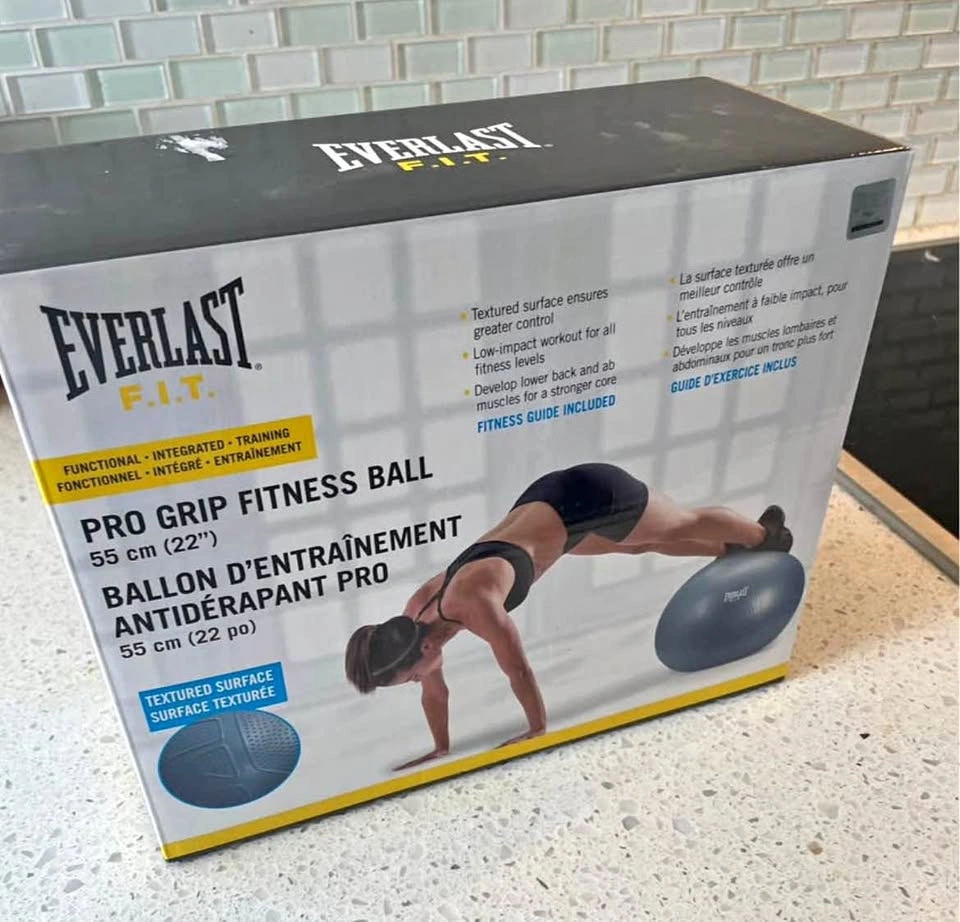 New in Box Everlast F.I.T. Pro Grip Fitness Ball