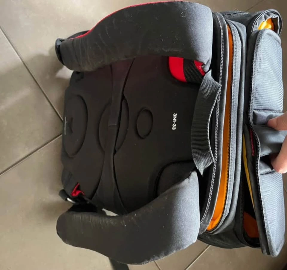 Like new Kata Camera Backpack with laptop compartment - photo 5