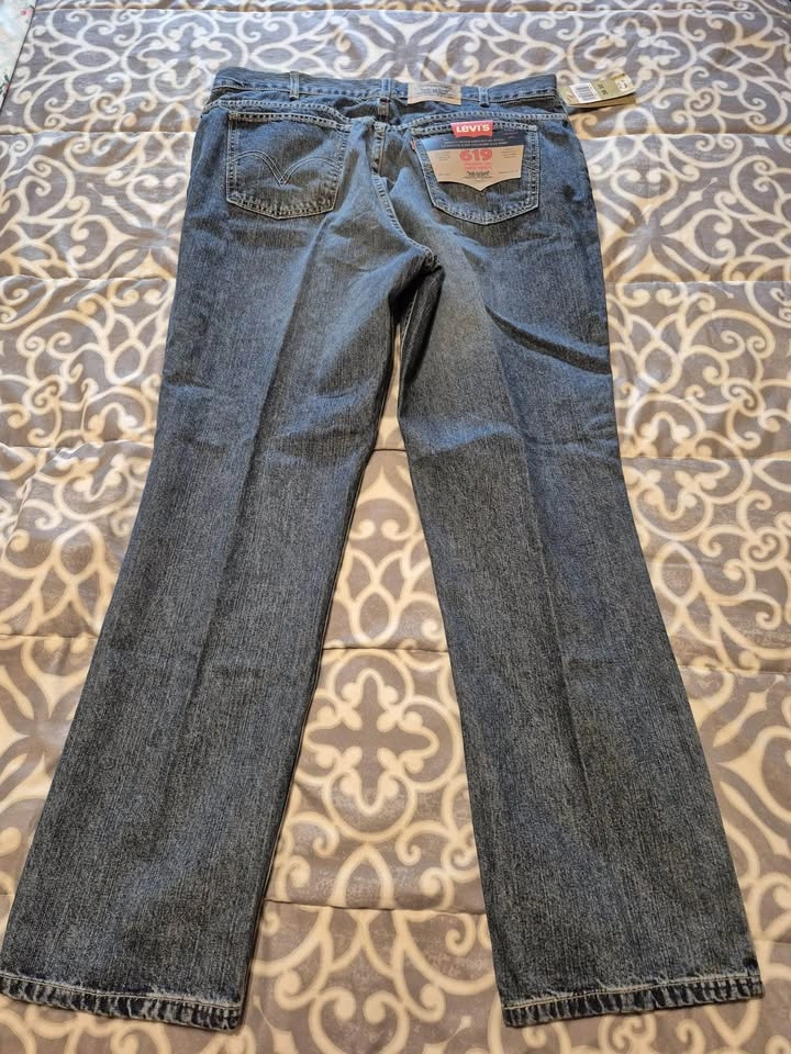 Men’s Size 38x32 Straight Leg Levis 619 Jeans - photo 2