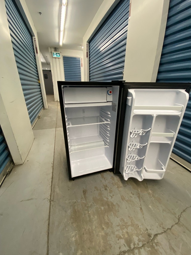 DANBY MINI REFRIGERATOR - photo 5