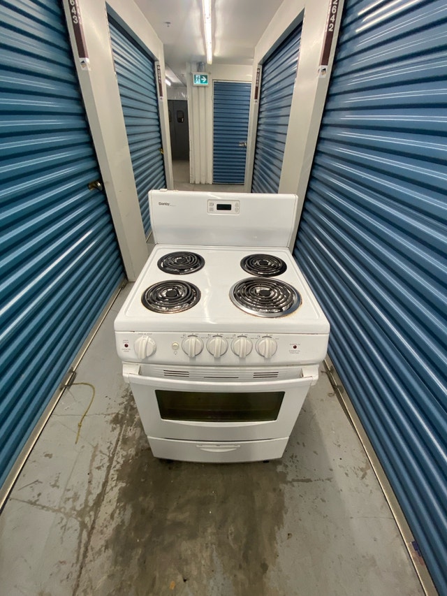 DANBY 24 INCH ELECTRIC STOVE
