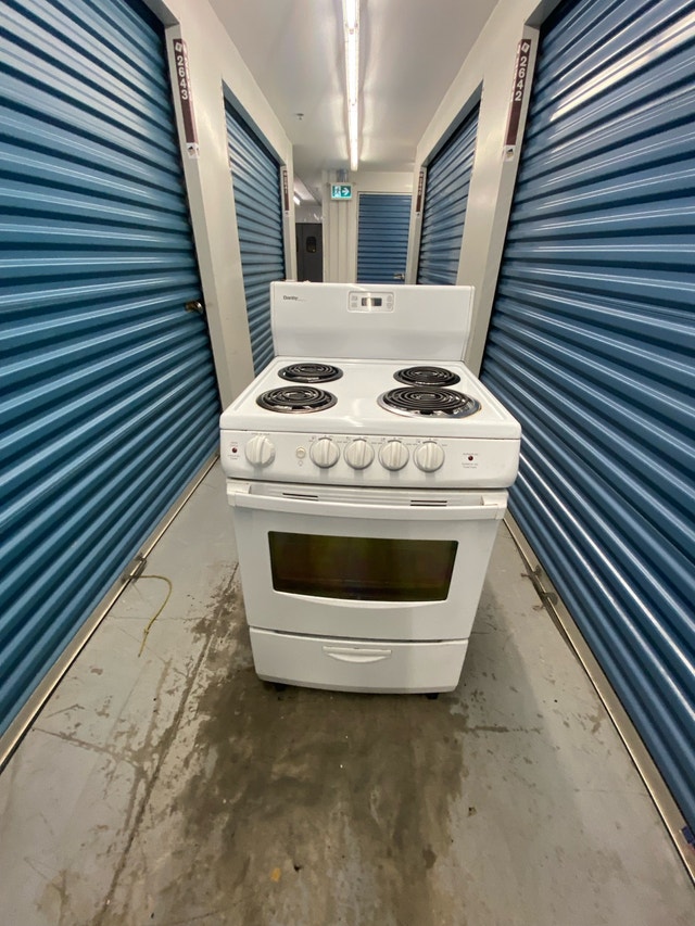 DANBY 24 INCH ELECTRIC STOVE - photo 3