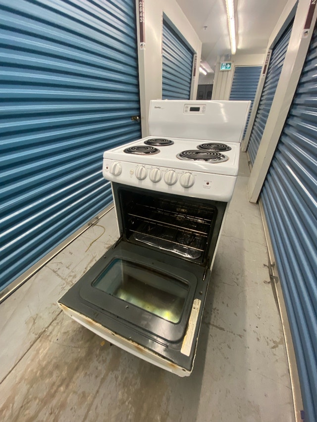 DANBY 24 INCH ELECTRIC STOVE - photo 4