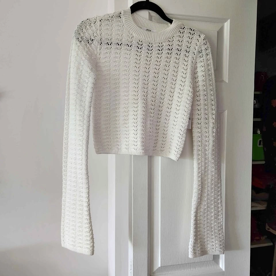 New size xs cotton crop top with extra long sleeves