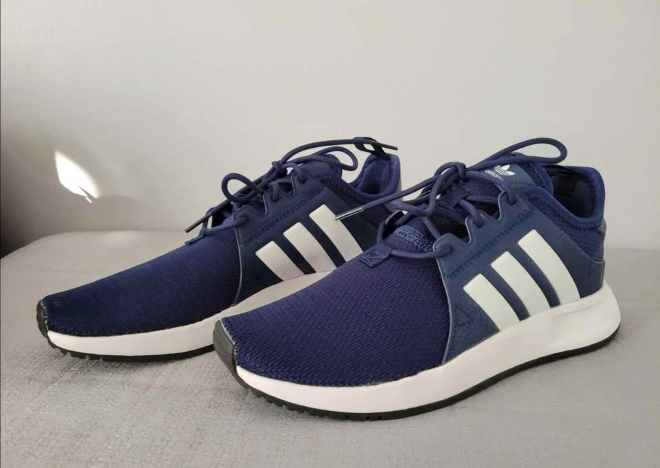 Adidas Shoes Size 4 1/2 US - photo 2
