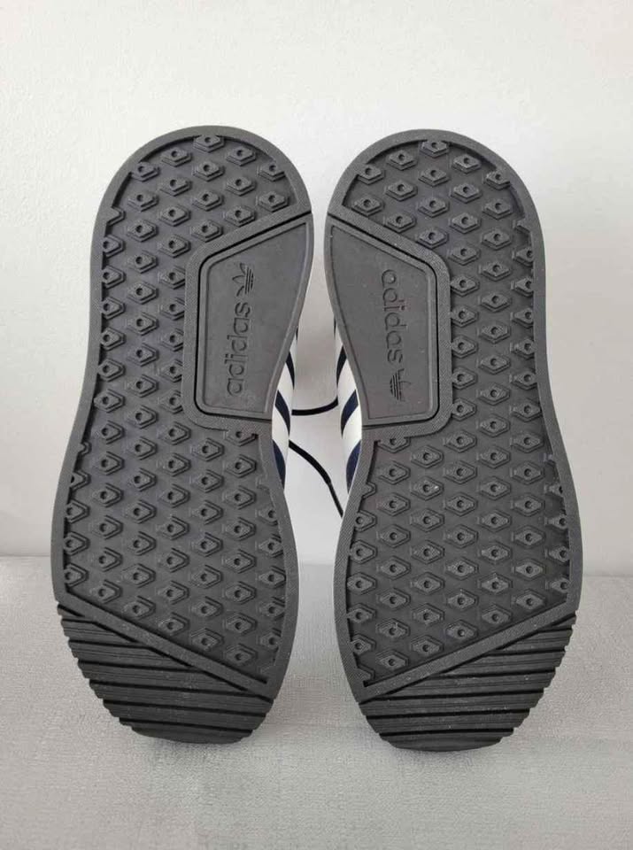 Adidas Shoes Size 4 1/2 US - photo 4