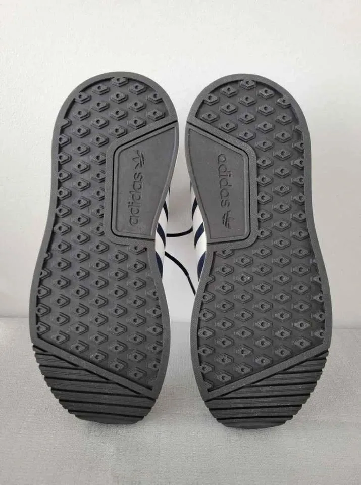 Adidas Shoes Size 4 1/2 US image indicator(4)