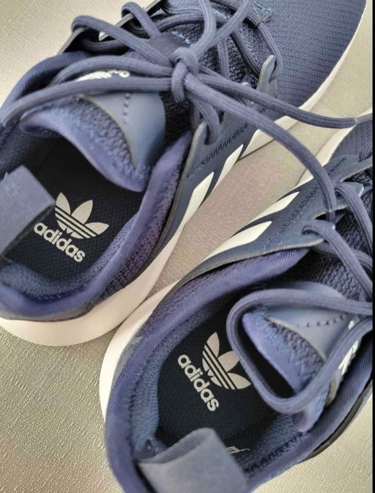 Adidas Shoes Size 4 1/2 US - photo 5