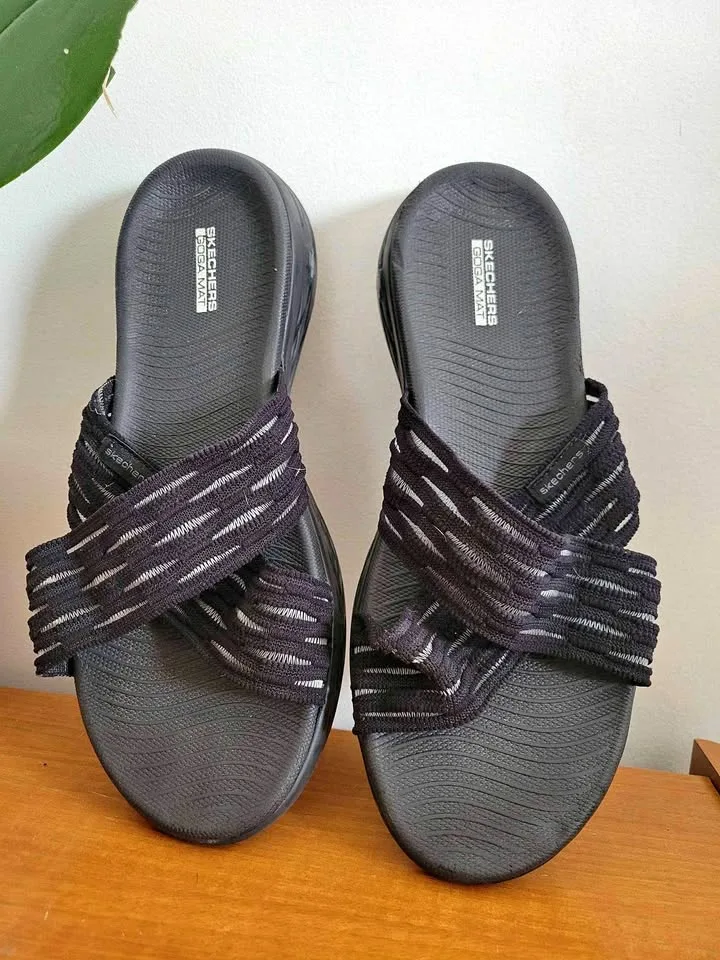 Skechers Womens Go Run 600 Sunrise Slide Sandals - Size 9 thumbnail