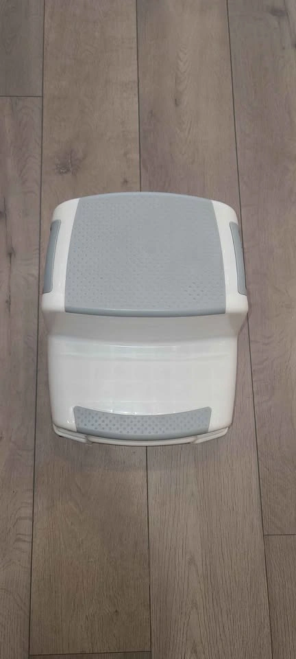 Kids Step Stool / Plastic Stool - photo 2