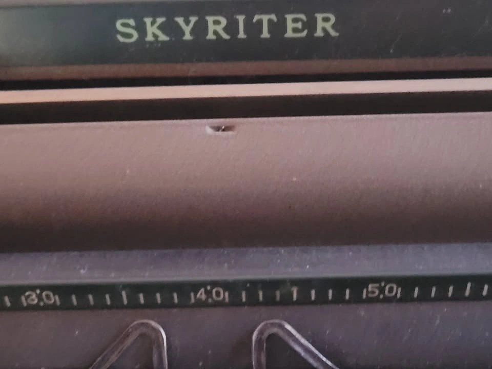 1950s Smith-Corona Portable Skywriter Typewriter USA - photo 3