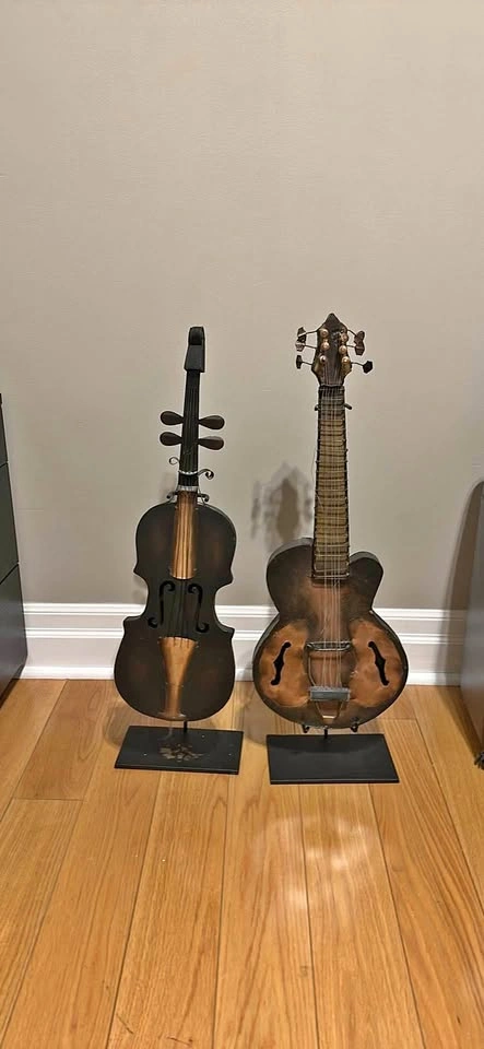 Decorative Violin & Guitar Display Set – Tabletop Décor